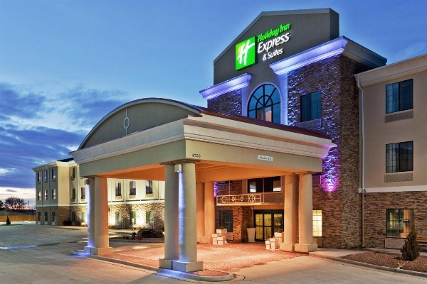 Holiday Inn Express & Suites Clovis image 1